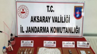 Jandarma Zehir Tacirlerine Geçit Vermiyor