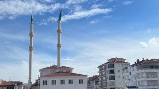 Cami Külahı Rüzgara Dayanamadı