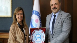 İDÜ Rektörü Tunçsiper’den Nezaket Ziyareti