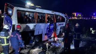 Yolcu Otobüsü Faciasında 2 Ölü 34 Yaralı