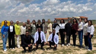 ASÜ’lü Öğrencilerden “İz Bırakan Dokunuşlar” Projesiyle Örnek Davranış