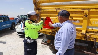 Jandarma Ekipleri ‘Reflektör Tak Görünür Ol’ Diyor!
