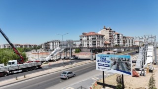 E-90 Üst Geçidinde Çelik Montajı Tamamlandı