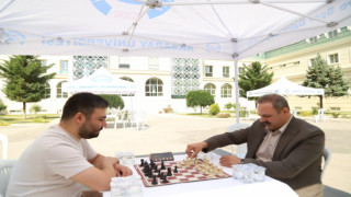 ASÜ’de satranç turnuvasında dereceye girenler ödüllendirildi